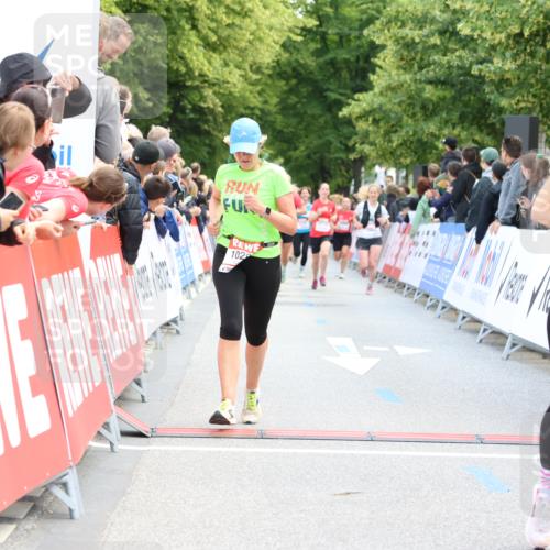 08.06.2024 - REWE Women's Run Strokosch-Dieckow http://msf.ph/oto/6246450 09.06.2024 09:58:43 Ziel 10151, 10272, 10295, 10365, 10669, 10762 meine-sportfotos.de