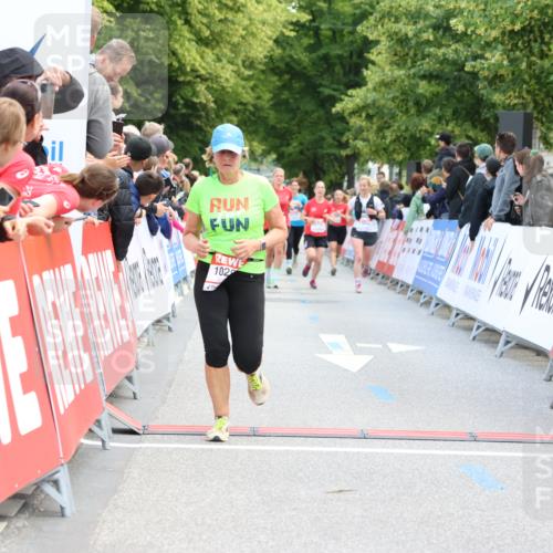 08.06.2024 - REWE Women's Run Strokosch-Dieckow http://msf.ph/oto/6246455 09.06.2024 09:58:43 Ziel 10151, 10272, 10295, 10365, 10669, 10762 meine-sportfotos.de