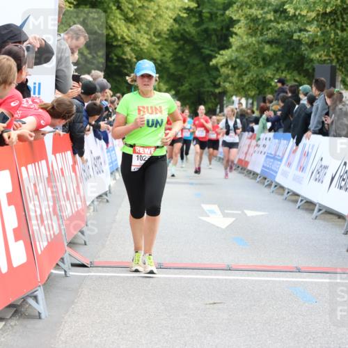 08.06.2024 - REWE Women's Run Strokosch-Dieckow http://msf.ph/oto/6246458 09.06.2024 09:58:43 Ziel 10151, 10272, 10295, 10365, 10669, 10762 meine-sportfotos.de