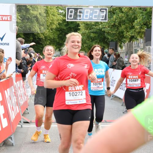 08.06.2024 - REWE Women's Run Strokosch-Dieckow http://msf.ph/oto/6246464 09.06.2024 09:58:52 Ziel 10145, 10151, 10211, 10272, 10300, 10457, 10487, 10539, 10593, 10669, 10782 meine-sportfotos.de