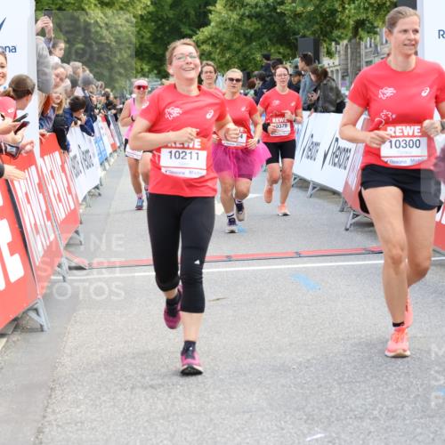 08.06.2024 - REWE Women's Run Strokosch-Dieckow http://msf.ph/oto/6246482 09.06.2024 09:59:01 Ziel 10211, 10300, 10379, 10446, 10457, 10458, 10584, 10593, 10734 meine-sportfotos.de