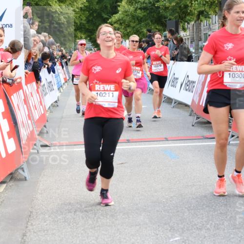 08.06.2024 - REWE Women's Run Strokosch-Dieckow http://msf.ph/oto/6246485 09.06.2024 09:59:01 Ziel 10211, 10300, 10379, 10446, 10457, 10458, 10584, 10593, 10734 meine-sportfotos.de