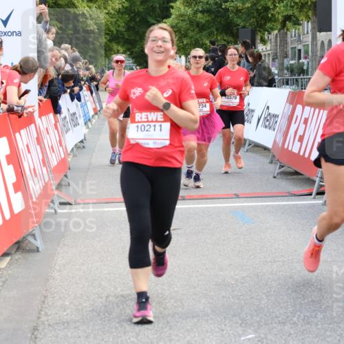 08.06.2024 - REWE Women's Run Strokosch-Dieckow http://msf.ph/oto/6246492 09.06.2024 09:59:01 Ziel 10211, 10300, 10379, 10446, 10457, 10458, 10584, 10593, 10734 meine-sportfotos.de