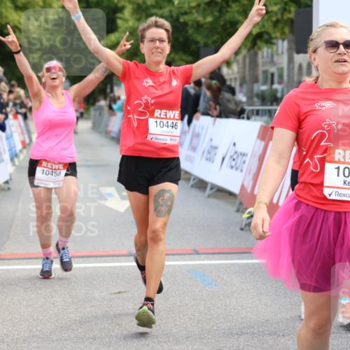 08.06.2024 - REWE Women's Run Strokosch-Dieckow http://msf.ph/oto/6246501 09.06.2024 09:59:04 Ziel 10211, 10300, 10379, 10446, 10458, 10584, 10734 meine-sportfotos.de