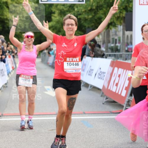 08.06.2024 - REWE Women's Run Strokosch-Dieckow http://msf.ph/oto/6246507 09.06.2024 09:59:04 Ziel 10211, 10300, 10379, 10446, 10458, 10584, 10734 meine-sportfotos.de