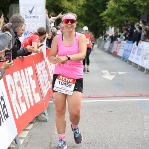 08.06.2024 - REWE Women's Run Strokosch-Dieckow http://msf.ph/oto/6246526 09.06.2024 09:59:06 Ziel 10379, 10446, 10458, 10584, 10734 meine-sportfotos.de