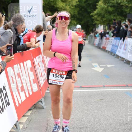 08.06.2024 - REWE Women's Run Strokosch-Dieckow http://msf.ph/oto/6246529 09.06.2024 09:59:06 Ziel 10379, 10446, 10458, 10584, 10734 meine-sportfotos.de
