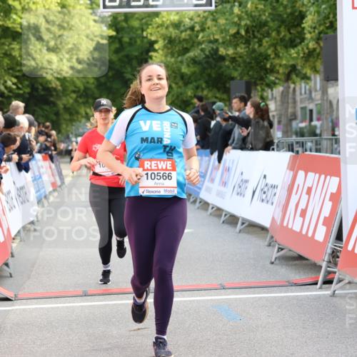 08.06.2024 - REWE Women's Run Strokosch-Dieckow http://msf.ph/oto/6246543 09.06.2024 09:59:16 Ziel 10135, 10206, 10566, 10739 meine-sportfotos.de