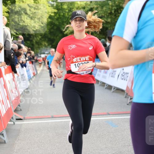 08.06.2024 - REWE Women's Run Strokosch-Dieckow http://msf.ph/oto/6246562 09.06.2024 09:59:18 Ziel 10135, 10206, 10566, 10739 meine-sportfotos.de