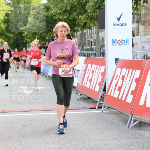 08.06.2024 - REWE Women's Run Strokosch-Dieckow http://msf.ph/oto/6246583 09.06.2024 09:59:25 Ziel 10135, 10218, 10226, 10346, 10509, 10602, 10739 meine-sportfotos.de