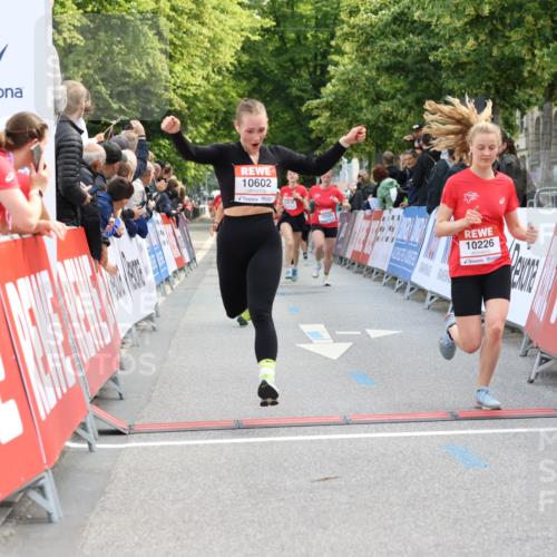 08.06.2024 - REWE Women's Run Strokosch-Dieckow http://msf.ph/oto/6246592 09.06.2024 09:59:27 Ziel 10135, 10218, 10226, 10273, 10346, 10509, 10602, 10739 meine-sportfotos.de