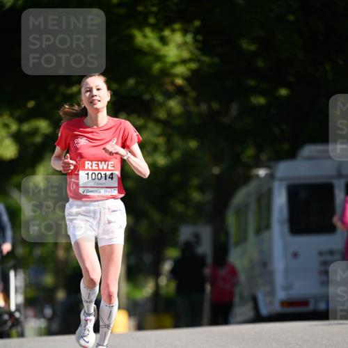 08.06.2024 - REWE Women's Run Dr. Thomas Lammeyer http://msf.ph/oto/6246602 09.06.2024 09:28:34 Laufen 10014 meine-sportfotos.de