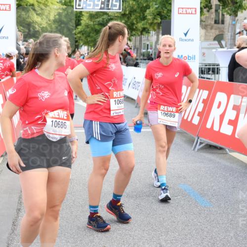 08.06.2024 - REWE Women's Run Strokosch-Dieckow http://msf.ph/oto/6246641 09.06.2024 09:59:45 Ziel 10213, 10296, 10579, 10645, 10686, 10687, 10688, 10689, 10791 meine-sportfotos.de