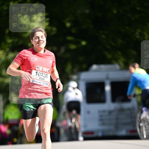 08.06.2024 - REWE Women's Run Dr. Thomas Lammeyer http://msf.ph/oto/6246643 09.06.2024 09:28:49 Laufen 10738 meine-sportfotos.de