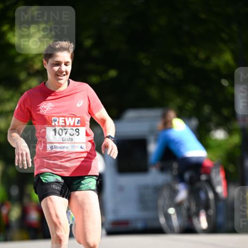 08.06.2024 - REWE Women's Run Dr. Thomas Lammeyer http://msf.ph/oto/6246648 09.06.2024 09:28:50 Laufen 10738 meine-sportfotos.de