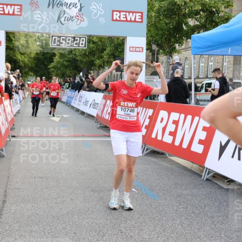 08.06.2024 - REWE Women's Run Strokosch-Dieckow http://msf.ph/oto/6246652 09.06.2024 09:59:57 Ziel 10174, 10271, 10573, 10717, 10746 meine-sportfotos.de