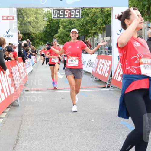 08.06.2024 - REWE Women's Run Strokosch-Dieckow http://msf.ph/oto/6246690 09.06.2024 10:00:04 Ziel 10071, 10162, 10174, 10192, 10271, 10439, 10449, 10473, 10484, 10542, 10573, 10717 meine-sportfotos.de