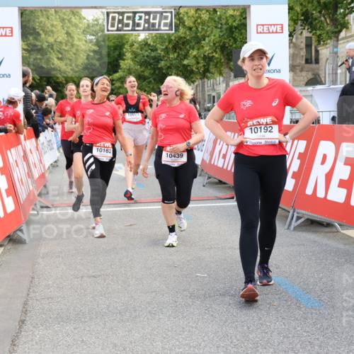 08.06.2024 - REWE Women's Run Strokosch-Dieckow http://msf.ph/oto/6246736 09.06.2024 10:00:11 Ziel 10071, 10162, 10192, 10269, 10439, 10449, 10473, 10484, 10542, 10585, 10698 meine-sportfotos.de