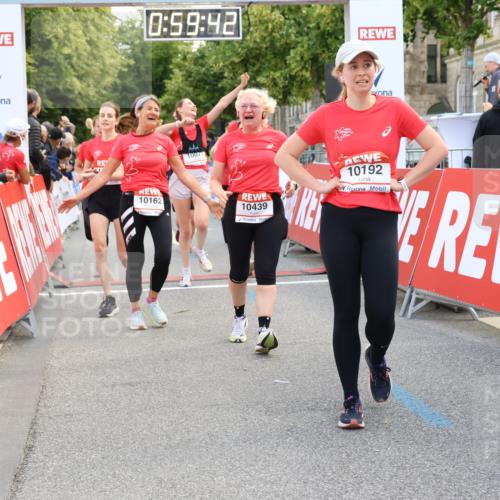 08.06.2024 - REWE Women's Run Strokosch-Dieckow http://msf.ph/oto/6246742 09.06.2024 10:00:11 Ziel 10071, 10162, 10192, 10269, 10439, 10449, 10473, 10484, 10542, 10585, 10698 meine-sportfotos.de