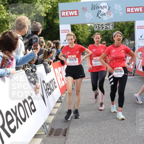 08.06.2024 - REWE Women's Run Strokosch-Dieckow http://msf.ph/oto/6246752 09.06.2024 10:00:15 Ziel 10071, 10162, 10269, 10409, 10439, 10449, 10473, 10513, 10542, 10548, 10585, 10698 meine-sportfotos.de