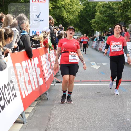 08.06.2024 - REWE Women's Run Strokosch-Dieckow http://msf.ph/oto/6246762 09.06.2024 10:00:27 Ziel 10260, 10548, 10639, 10763 meine-sportfotos.de