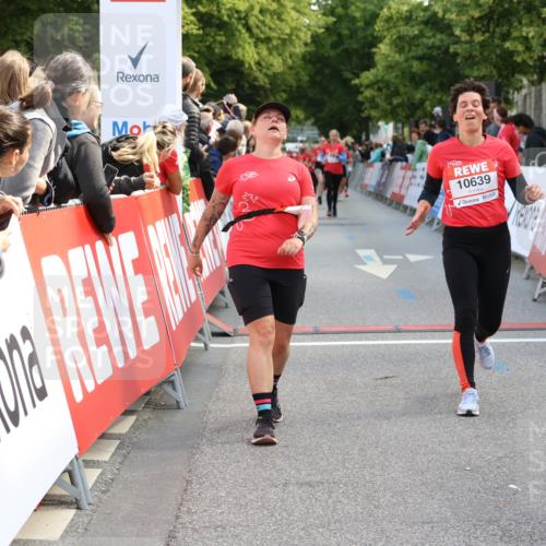 08.06.2024 - REWE Women's Run Strokosch-Dieckow http://msf.ph/oto/6246767 09.06.2024 10:00:27 Ziel 10260, 10548, 10639, 10763 meine-sportfotos.de