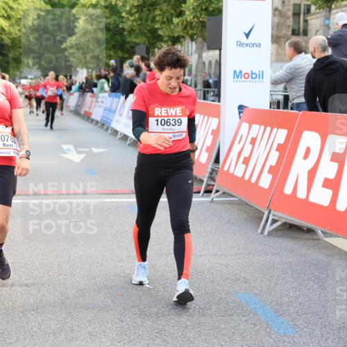 08.06.2024 - REWE Women's Run Strokosch-Dieckow http://msf.ph/oto/6246780 09.06.2024 10:00:28 Ziel 10058, 10260, 10548, 10639, 10763 meine-sportfotos.de