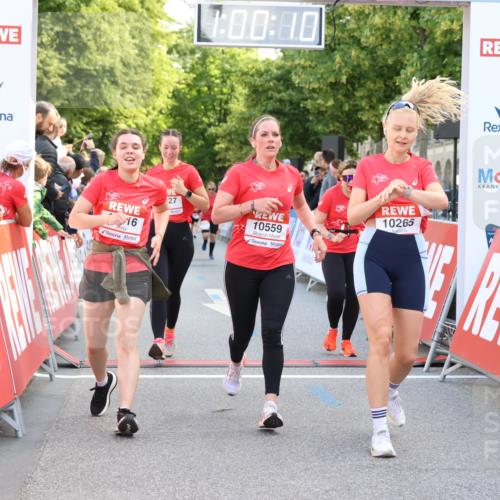 08.06.2024 - REWE Women's Run Strokosch-Dieckow http://msf.ph/oto/6246826 09.06.2024 10:00:39 Ziel 10058, 10089, 10265, 10316, 10357, 10527, 10559, 10730 meine-sportfotos.de