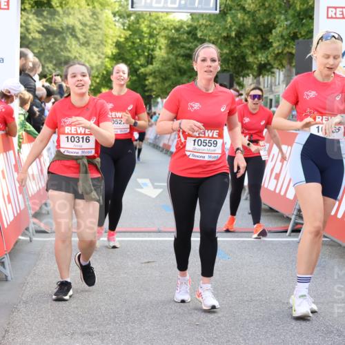 08.06.2024 - REWE Women's Run Strokosch-Dieckow http://msf.ph/oto/6246842 09.06.2024 10:00:40 Ziel 10058, 10089, 10265, 10316, 10357, 10527, 10559, 10730 meine-sportfotos.de