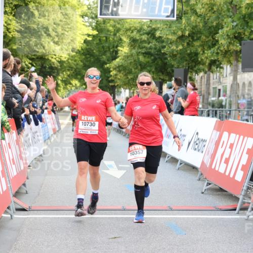 08.06.2024 - REWE Women's Run Strokosch-Dieckow http://msf.ph/oto/6246851 09.06.2024 10:00:45 Ziel 10009, 10089, 10357, 10527, 10730 meine-sportfotos.de