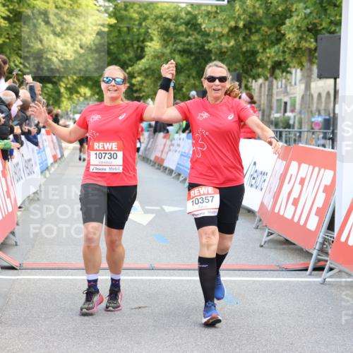 08.06.2024 - REWE Women's Run Strokosch-Dieckow http://msf.ph/oto/6246866 09.06.2024 10:00:46 Ziel 10009, 10357, 10730 meine-sportfotos.de