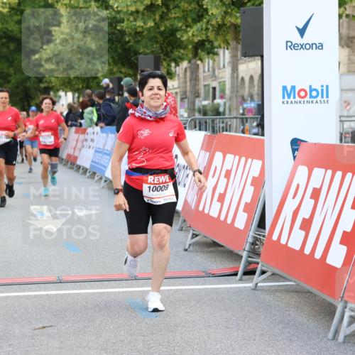 08.06.2024 - REWE Women's Run Strokosch-Dieckow http://msf.ph/oto/6246875 09.06.2024 10:00:52 Ziel 10009, 10176, 10341, 10496, 10519 meine-sportfotos.de