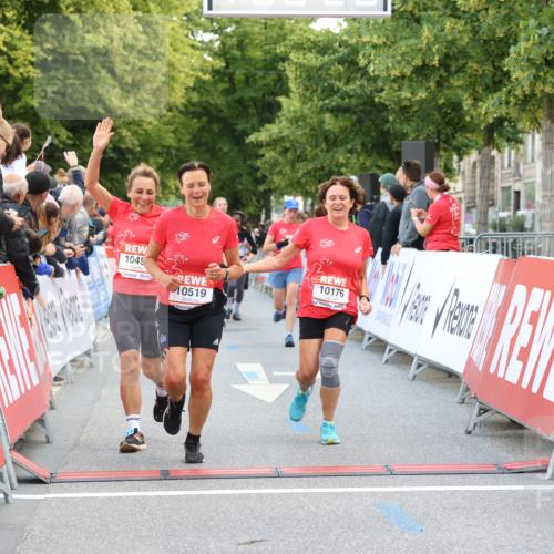 08.06.2024 - REWE Women's Run Strokosch-Dieckow http://msf.ph/oto/6246885 09.06.2024 10:00:55 Ziel 10009, 10093, 10176, 10181, 10264, 10341, 10496, 10519, 10567, 10766 meine-sportfotos.de
