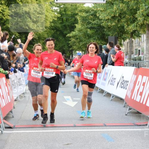 08.06.2024 - REWE Women's Run Strokosch-Dieckow http://msf.ph/oto/6246888 09.06.2024 10:00:55 Ziel 10009, 10093, 10176, 10181, 10264, 10341, 10496, 10519, 10567, 10766 meine-sportfotos.de