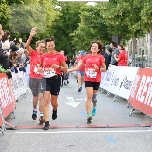 08.06.2024 - REWE Women's Run Strokosch-Dieckow http://msf.ph/oto/6246891 09.06.2024 10:00:56 Ziel 10009, 10093, 10176, 10181, 10264, 10341, 10496, 10519, 10567, 10766 meine-sportfotos.de