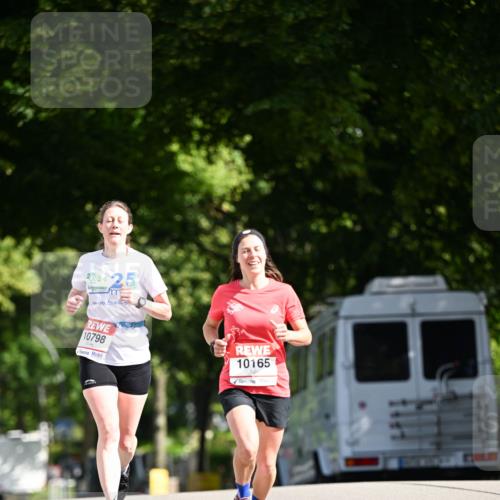 08.06.2024 - REWE Women's Run Dr. Thomas Lammeyer http://msf.ph/oto/6246899 09.06.2024 09:33:06 Laufen 224, 25, 10798, 10165 meine-sportfotos.de