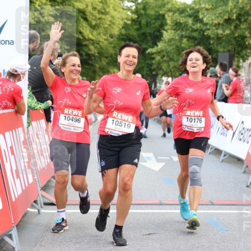 08.06.2024 - REWE Women's Run Strokosch-Dieckow http://msf.ph/oto/6246904 09.06.2024 10:00:57 Ziel 10009, 10093, 10176, 10181, 10264, 10341, 10496, 10519, 10567, 10766 meine-sportfotos.de