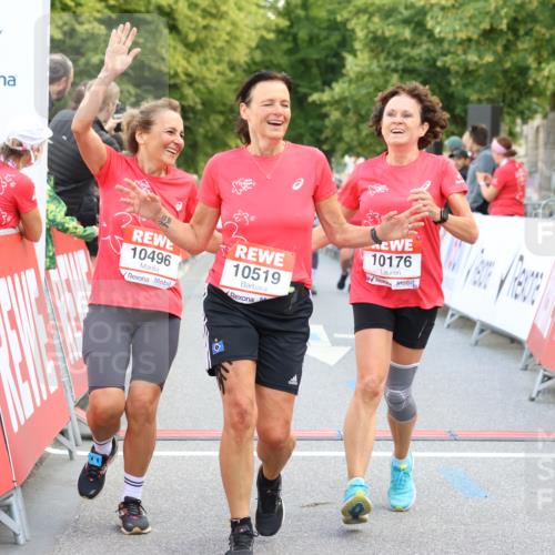 08.06.2024 - REWE Women's Run Strokosch-Dieckow http://msf.ph/oto/6246912 09.06.2024 10:00:57 Ziel 10009, 10093, 10176, 10181, 10264, 10341, 10496, 10519, 10567, 10766 meine-sportfotos.de