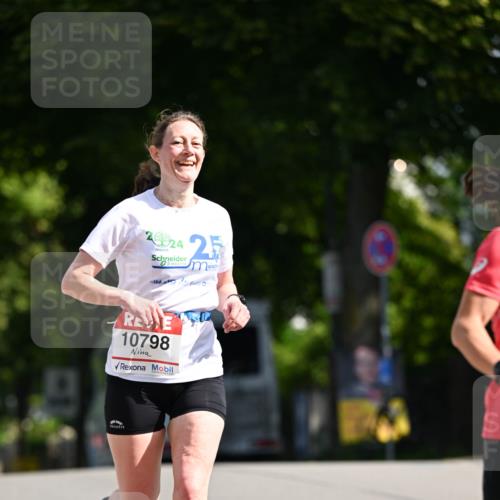 08.06.2024 - REWE Women's Run Dr. Thomas Lammeyer http://msf.ph/oto/6246923 09.06.2024 09:33:08 Laufen 1, 29024, 18645, 10798 meine-sportfotos.de