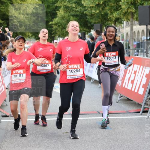 08.06.2024 - REWE Women's Run Strokosch-Dieckow http://msf.ph/oto/6246931 09.06.2024 10:01:03 Ziel 10076, 10093, 10181, 10264, 10285, 10287, 10336, 10341, 10432, 10440, 10462, 10567, 10621, 10634, 10747, 10766 meine-sportfotos.de