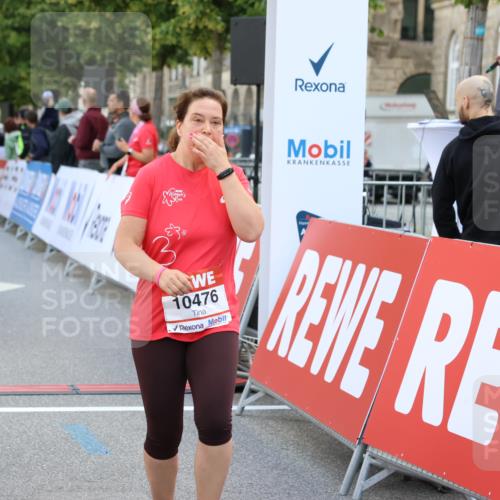 08.06.2024 - REWE Women's Run Strokosch-Dieckow http://msf.ph/oto/6246934 09.06.2024 10:01:16 Ziel 10336, 10468, 10476 meine-sportfotos.de