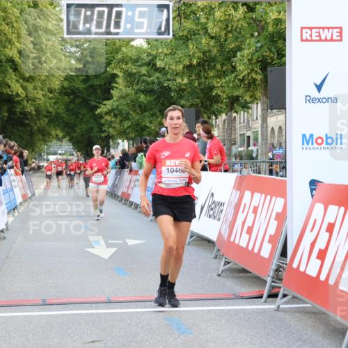 08.06.2024 - REWE Women's Run Strokosch-Dieckow http://msf.ph/oto/6246945 09.06.2024 10:01:20 Ziel 10468, 10476, 10657 meine-sportfotos.de