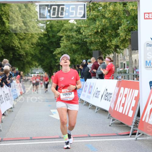 08.06.2024 - REWE Women's Run Strokosch-Dieckow http://msf.ph/oto/6246967 09.06.2024 10:01:26 Ziel 10531, 10657 meine-sportfotos.de