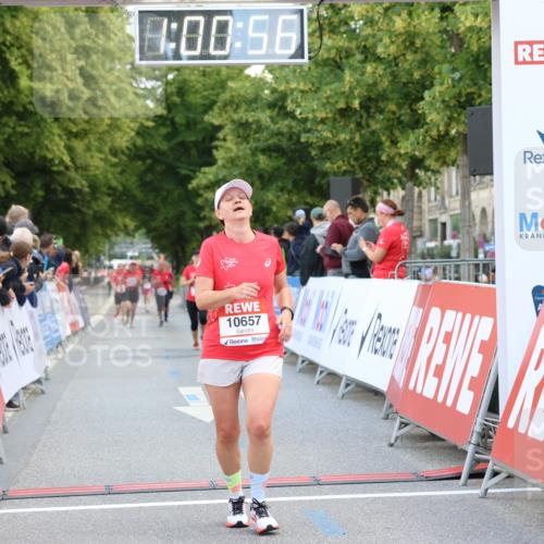 08.06.2024 - REWE Women's Run Strokosch-Dieckow http://msf.ph/oto/6246970 09.06.2024 10:01:26 Ziel 10531, 10657 meine-sportfotos.de