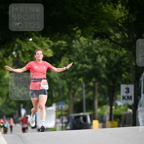 08.06.2024 - REWE Women's Run Dr. Thomas Lammeyer http://msf.ph/oto/6247006 09.06.2024 09:34:17 Laufen 10676, 3 meine-sportfotos.de