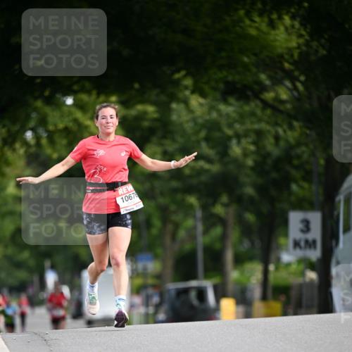 08.06.2024 - REWE Women's Run Dr. Thomas Lammeyer http://msf.ph/oto/6247011 09.06.2024 09:34:17 Laufen 10676, 3 meine-sportfotos.de