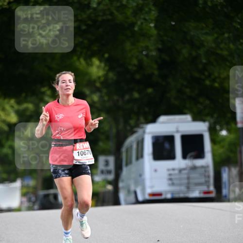 08.06.2024 - REWE Women's Run Dr. Thomas Lammeyer http://msf.ph/oto/6247021 09.06.2024 09:34:20 Laufen 10676 meine-sportfotos.de