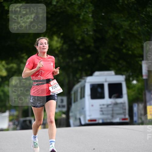 08.06.2024 - REWE Women's Run Dr. Thomas Lammeyer http://msf.ph/oto/6247022 09.06.2024 09:34:20 Laufen 70676 meine-sportfotos.de