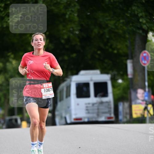08.06.2024 - REWE Women's Run Dr. Thomas Lammeyer http://msf.ph/oto/6247024 09.06.2024 09:34:20 Laufen 10676 meine-sportfotos.de