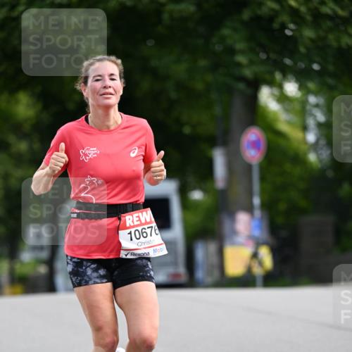 08.06.2024 - REWE Women's Run Dr. Thomas Lammeyer http://msf.ph/oto/6247031 09.06.2024 09:34:21 Laufen 10676 meine-sportfotos.de